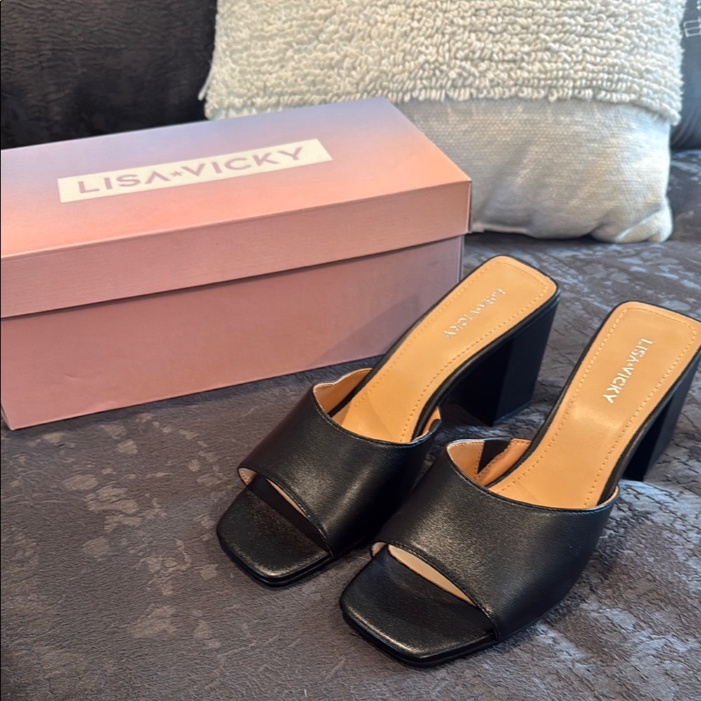 Lisa Vicky Black Women's Heeled Sandals